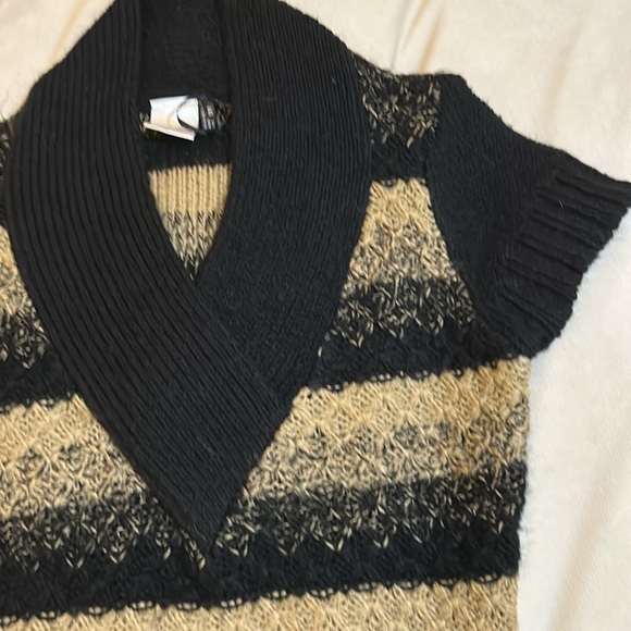 Beautiful fit woven sweater, but not to thick - Picture 2 of 4